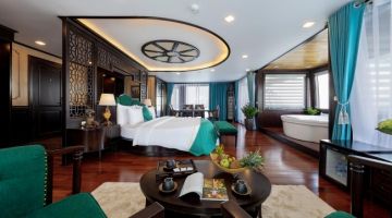 Queen Regent Suite