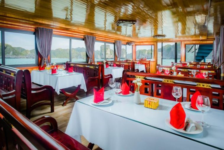 2.-Restaurant-Bar-670x440