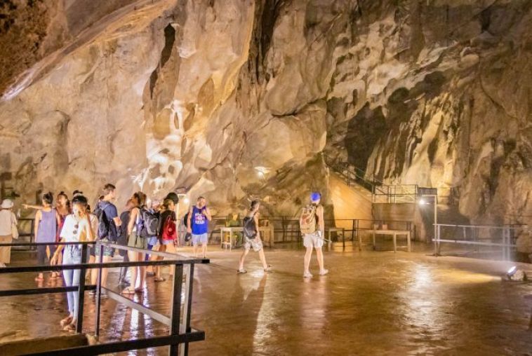 7.-Hospital-Cave-670x440