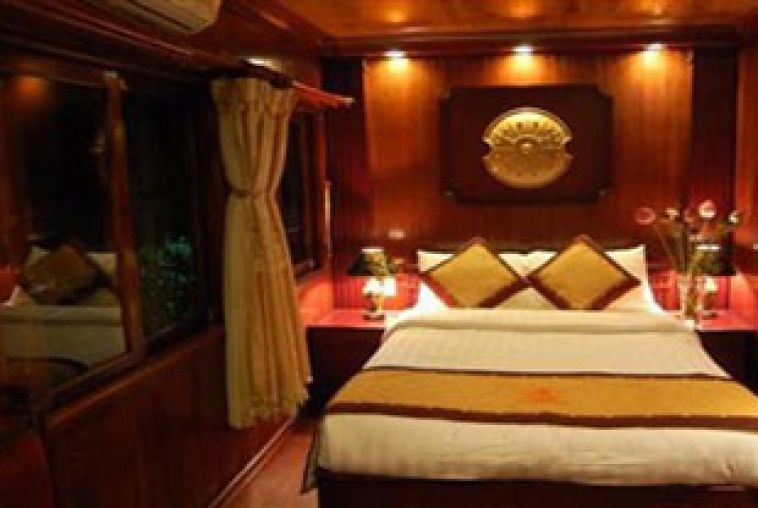 Q1UGAM1SVT_Poseidon-Sail-guest-room-2