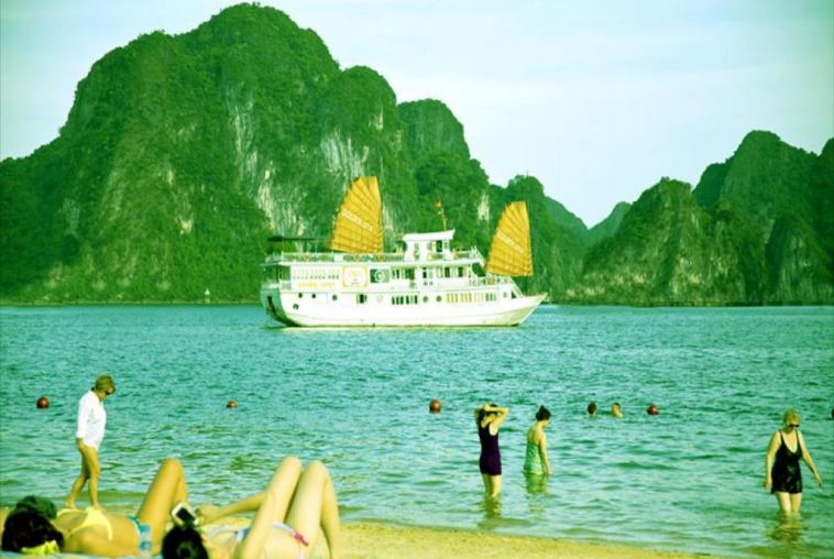 Golden-Lotus-Cruise-23
