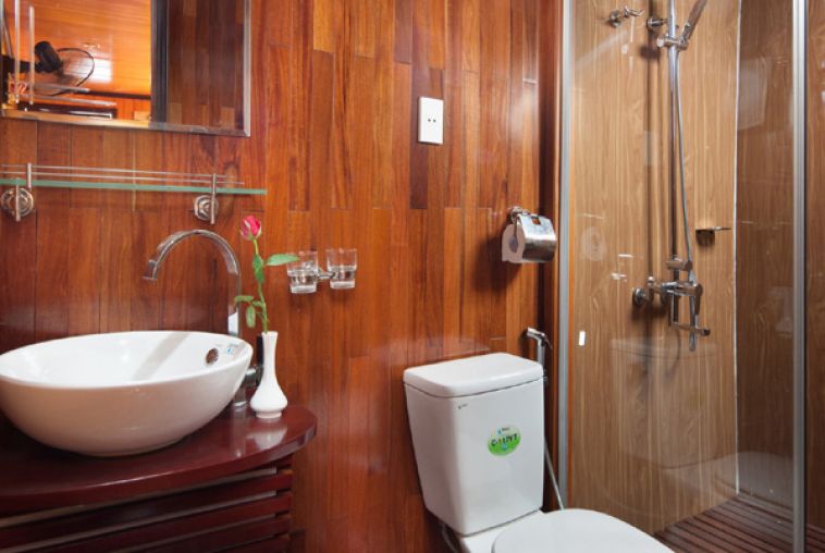 R9TS7L1D11_bathroom1