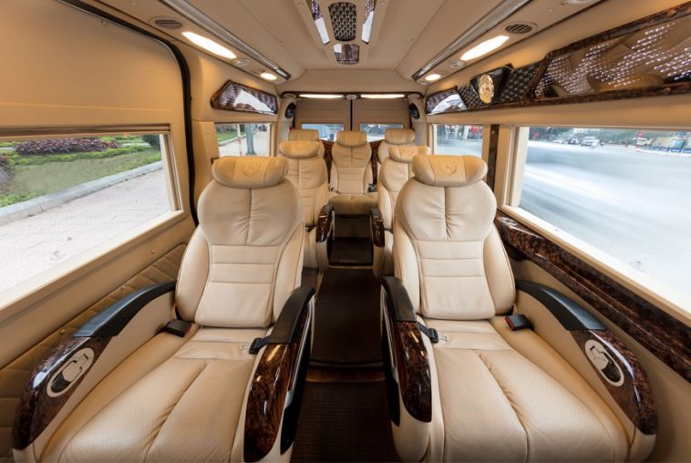 limousine-dcar-7-seats-1-7YGZ