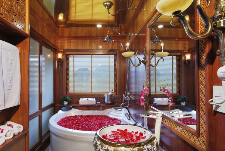 Bathroom-Royal Suite Cabin